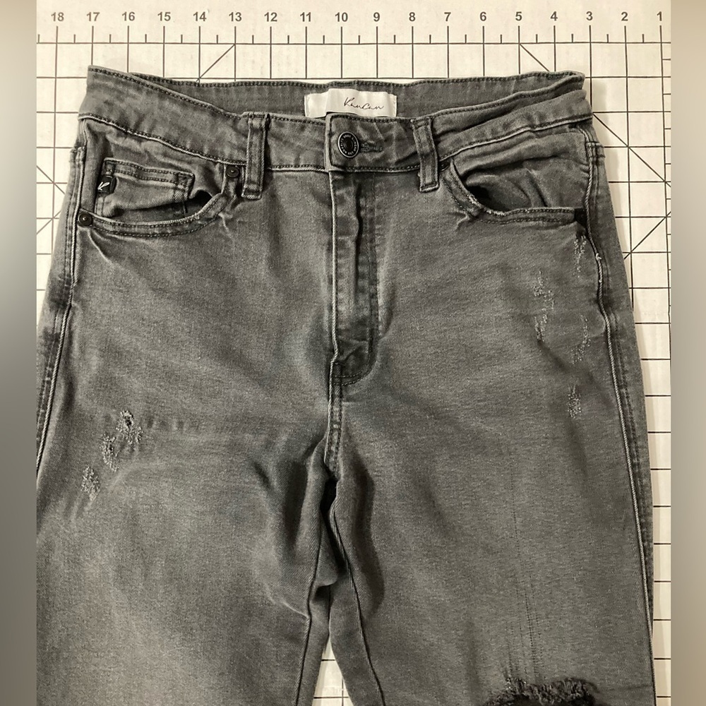KanCan Women’s Size 9/28 Gray Distressed Jeans